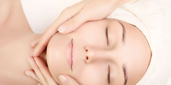 Facial massage to remove wrinkles